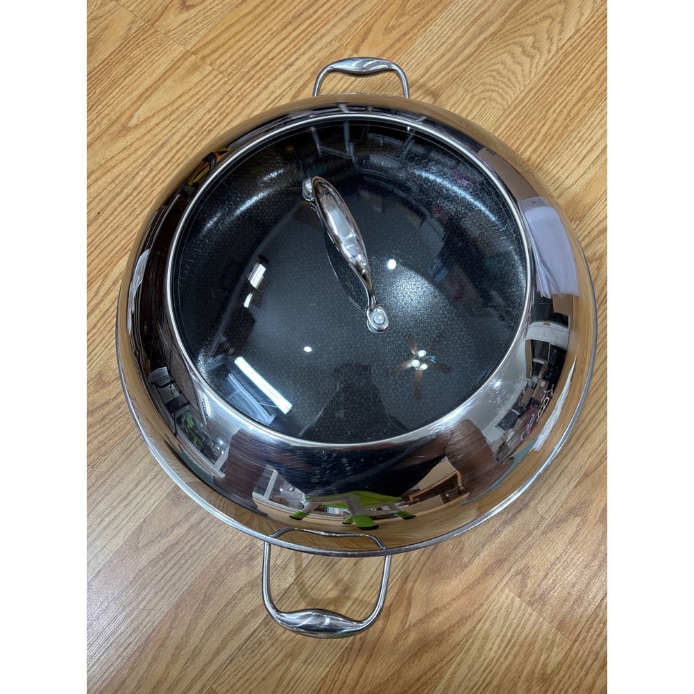 HexClad Hybrid Nonstick 14 Inch Wok with Tempered Glass Lid Stainless Steel Pan